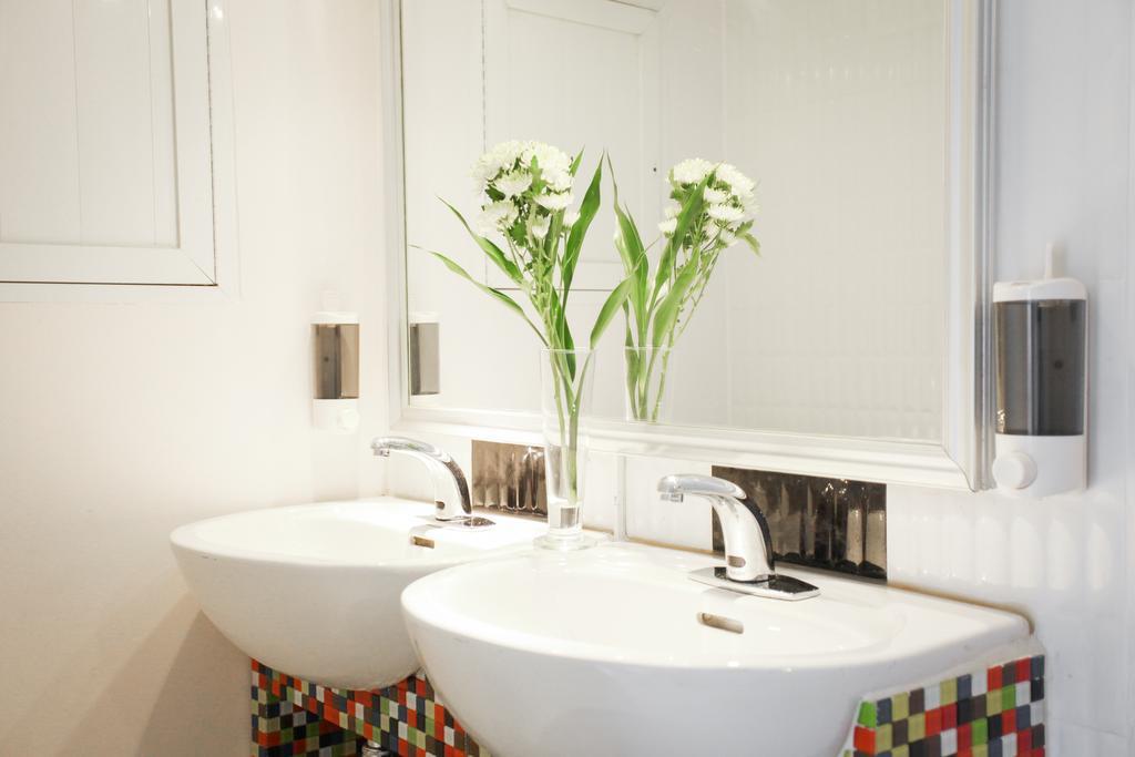 Hostel 8 Sukhumvit Soi 8 Μπανγκόκ Εξωτερικό φωτογραφία