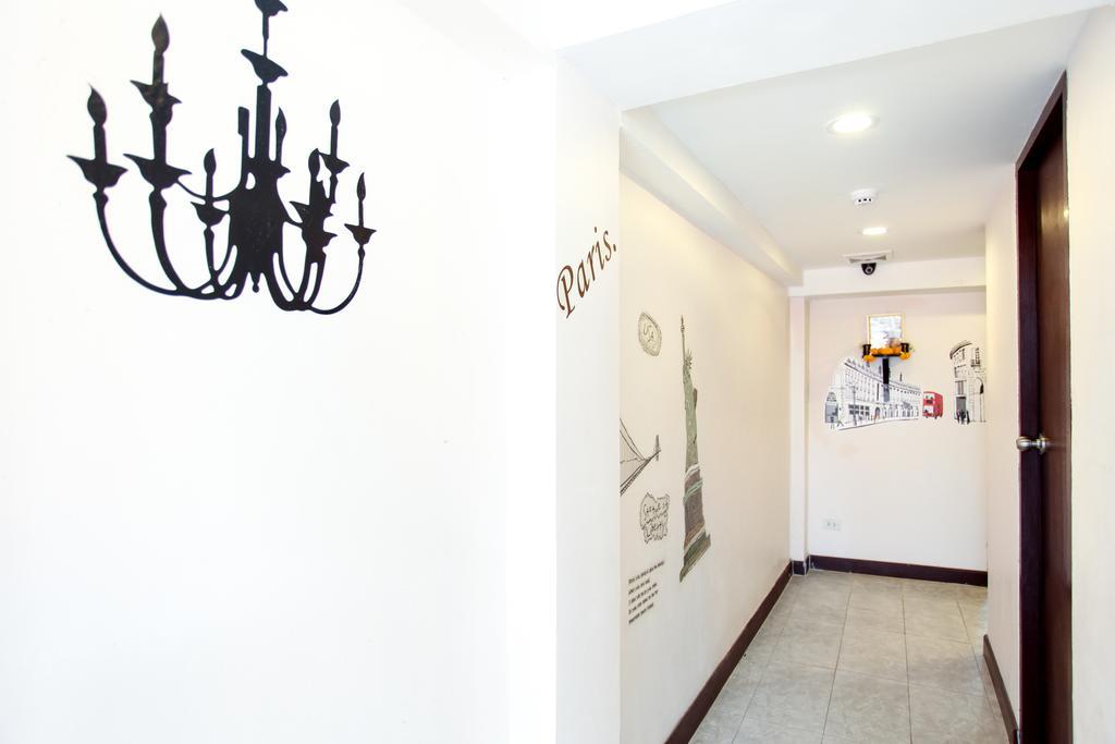 Hostel 8 Sukhumvit Soi 8 Μπανγκόκ Εξωτερικό φωτογραφία